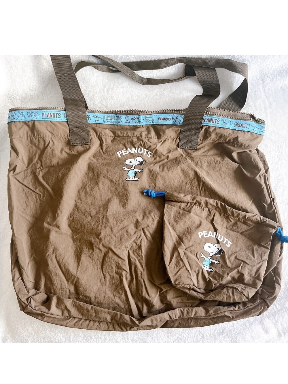 Brand New Peanuts Snoopy light weight XL travel Bag personal item in Brown